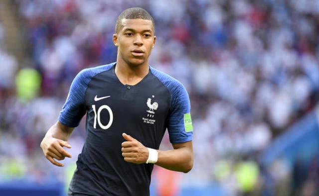 正义必胜：老八小真激辩梅西，小王老真翻案巴萨（正义当先：老八小真激辩梅西，小王老真为巴萨正名）