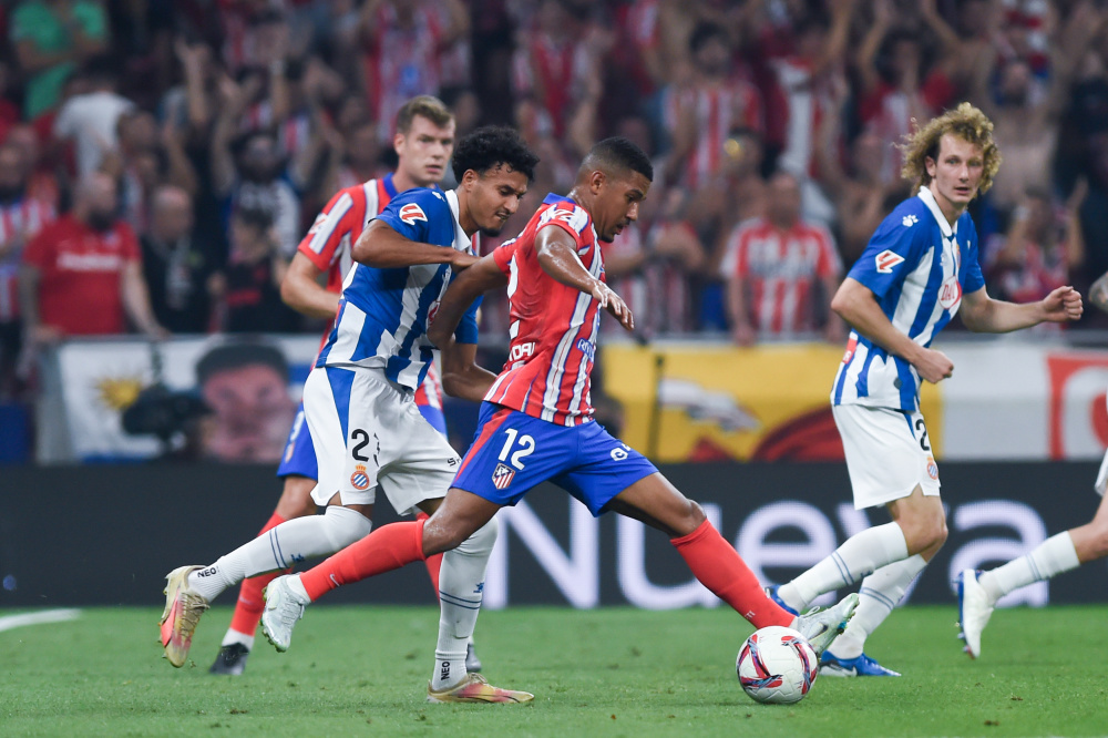 欧联2-3大冷门，西甲劲旅遭保甲球队掀翻，24岁斯塔尼奇三响炮（欧联爆出2-3大冷！西甲劲旅被保甲球队掀翻，24岁斯塔尼奇上演帽子戏法）