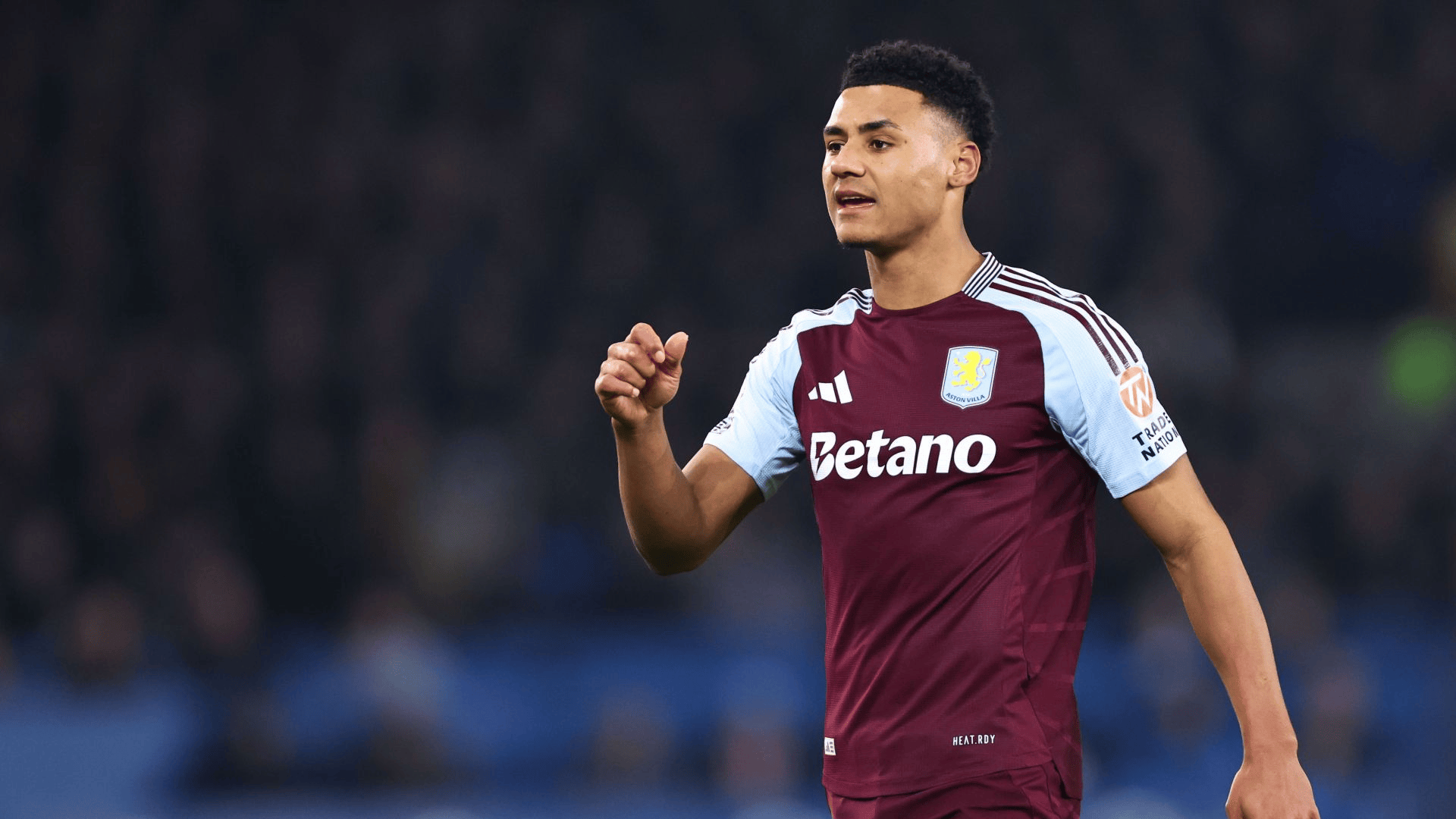 每体：法兰克福球迷有1000人无门票想混进场，被安保当时驱离（每体：千名法兰克福球迷无票试图闯入，遭安保当场劝离）