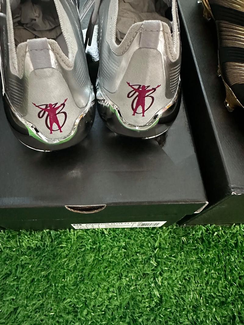 巴萨vs贝蒂斯首发：安东尼PK亚马尔，拉师傅、佩德里先发（巴萨vs贝蒂斯首发出炉：亚马尔对决安东尼，佩德里与拉师傅同列先发）