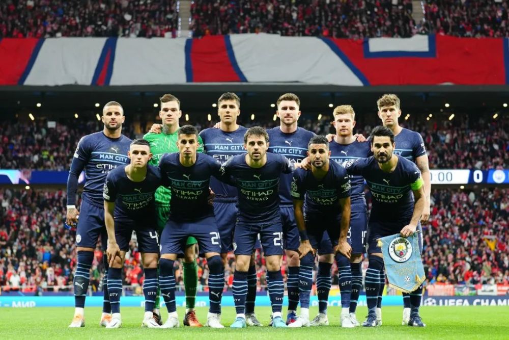 记者：世界杯抽签仪式开始前，大力神杯已经抵达华盛顿（记者：大力神杯已在世界杯抽签仪式前抵达华盛顿）