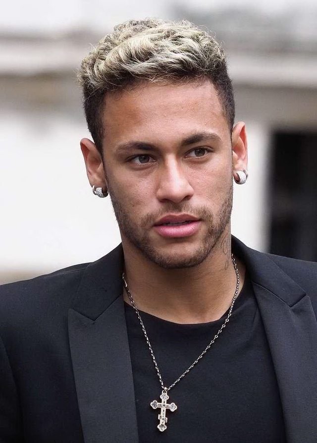 国际米兰攻守俱佳领跑意甲（国际米兰攻防均衡稳居意甲榜首）