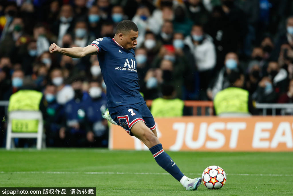 博主：内马尔膝伤手术将由曾效力海港的爱德华多医生主刀（博主称：内马尔膝伤手术将由前海港队医爱德华多主刀）