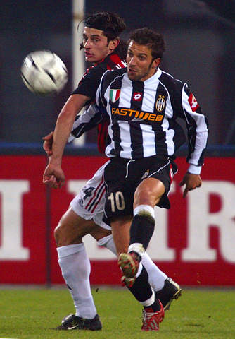 火箭哈登连续三场得分30+（火箭哈登连三战砍下30+分）