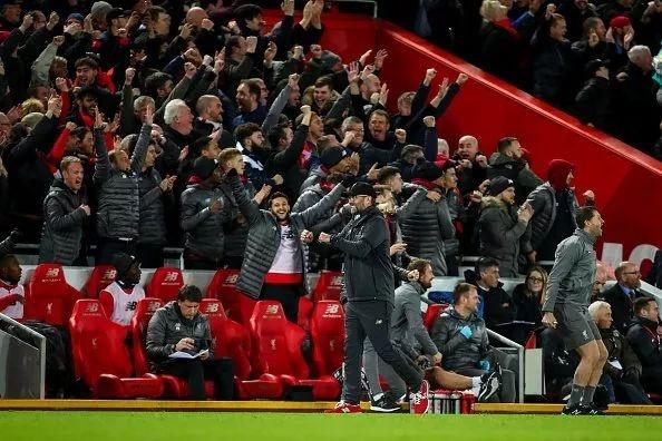 卡利亚里主帅：我在球员时代盯防过C罗，那真是令人激动（卡利亚里主帅回忆：球员时期曾盯防C罗，激动难忘）