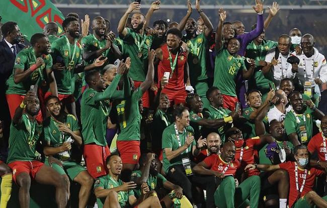 海港客战英博：5外援PK4外援，吾米提江先发，李新翔替补（海港客场挑战英博：五外援对四外援，吾米提江首发，李新翔替补）