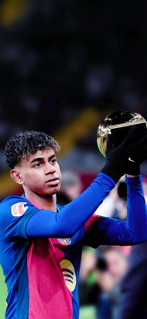 美记：马刺不愿放弃卡斯尔和哈珀，即便交易对象是字母哥（美媒：即使交易对象是字母哥，马刺也不愿送出卡斯尔和哈珀）