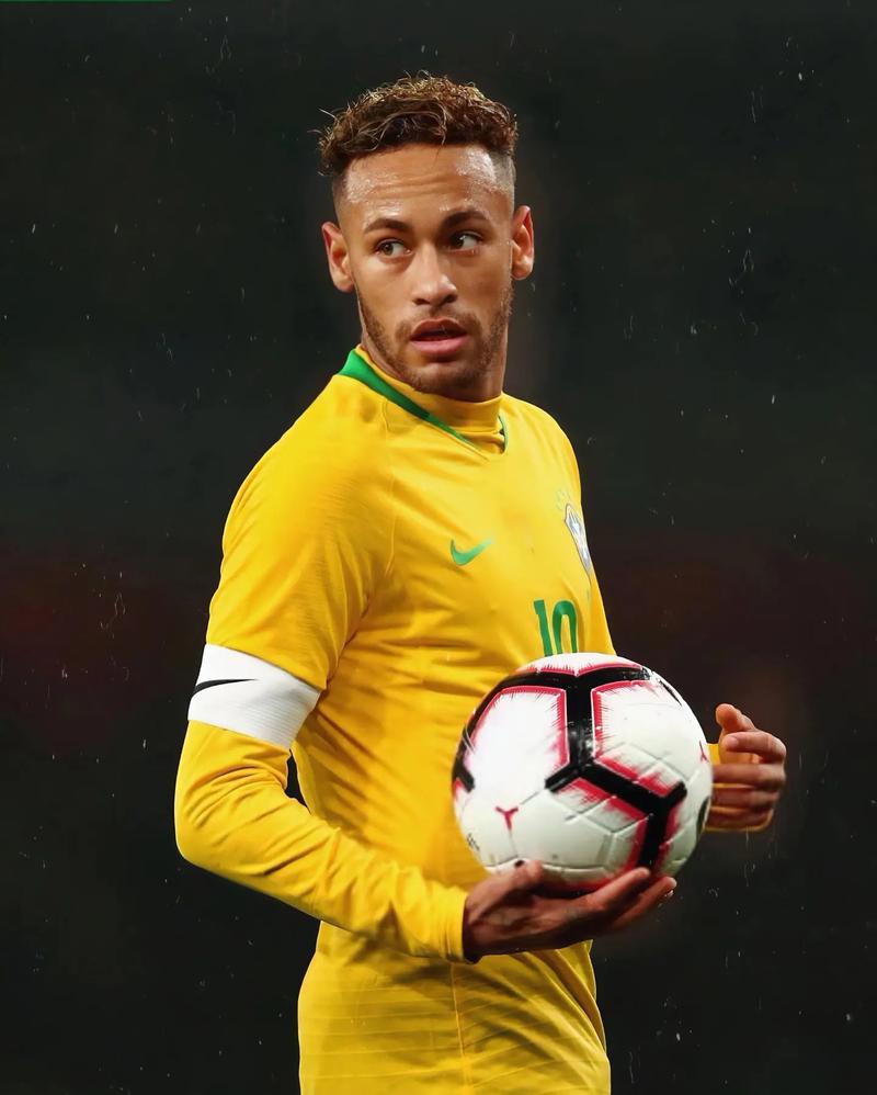 澳超半场：鲁弗推射建功，惠灵顿凤凰暂1-0阿德莱德联（澳超半场战报：鲁弗低射破门，惠灵顿凤凰暂以1-0领先阿德莱德联）