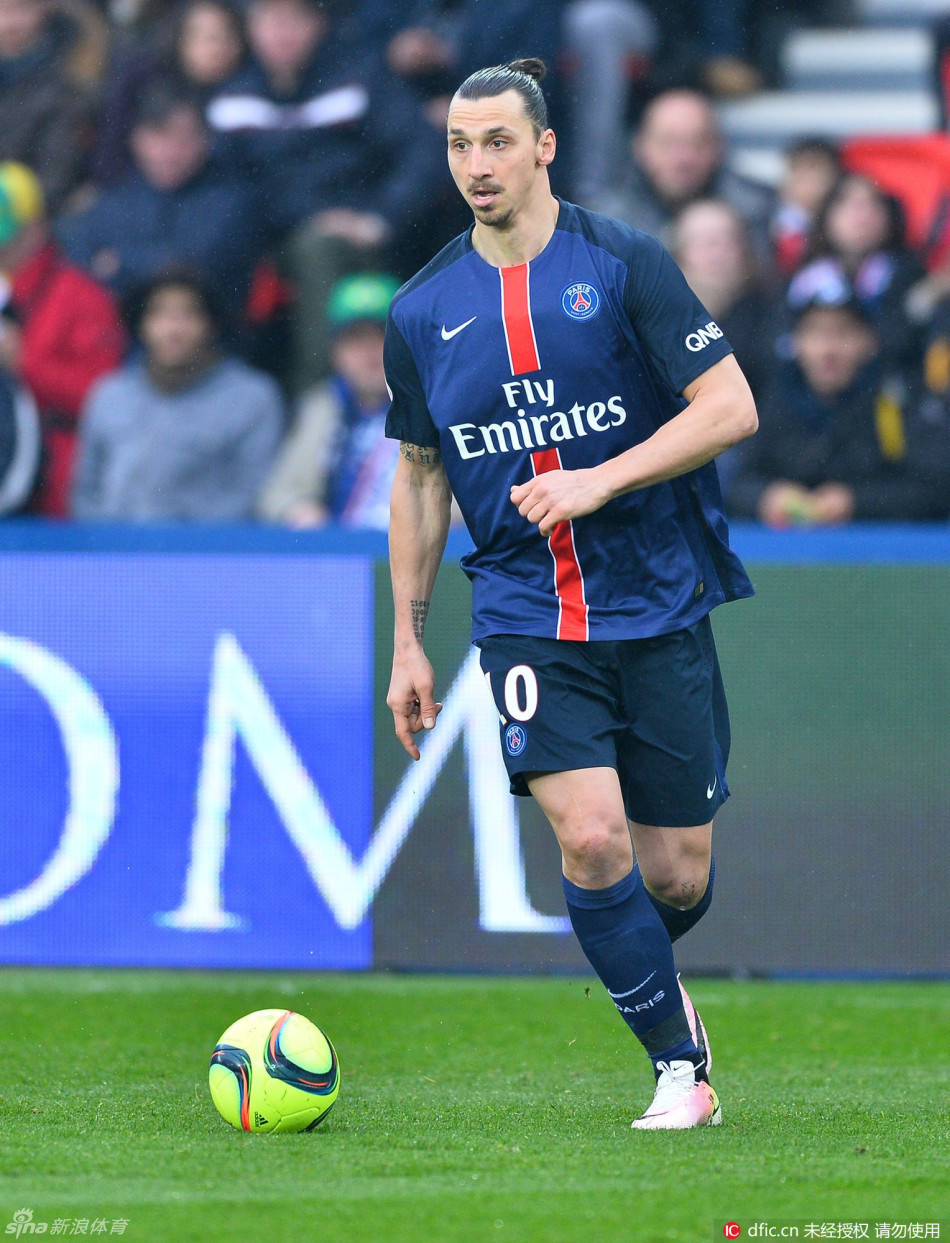 图片报：米兰对金玟哉感兴趣，在今夏就曾观察过他（图片报：米兰有意金玟哉，今夏已派人考察）