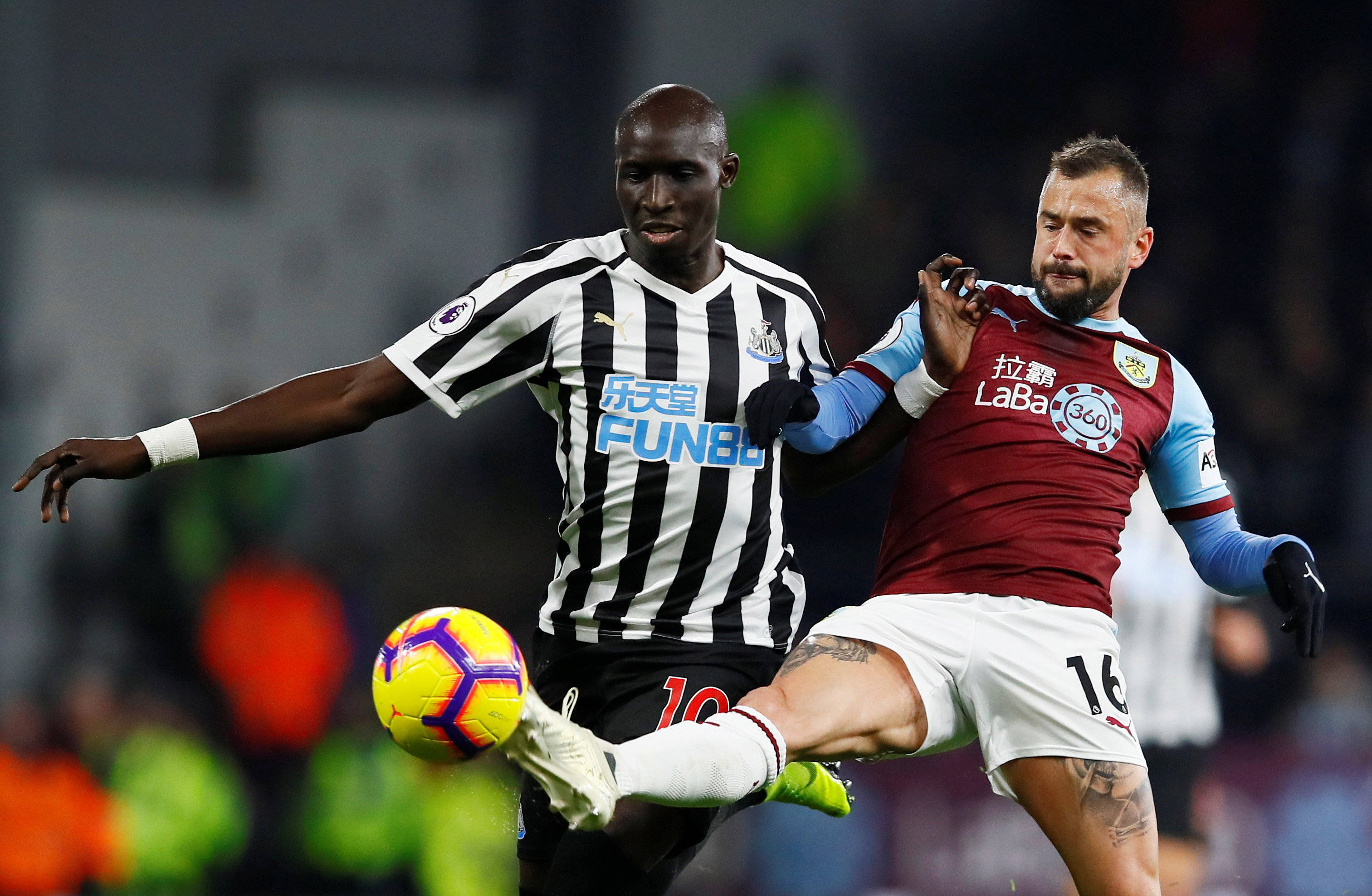 皇马公布欧冠战曼城名单：姆巴佩受伤仍入选，卡马文加缺席（皇马欧冠战曼城大名单出炉：姆巴佩带伤入列，卡马文加无缘）