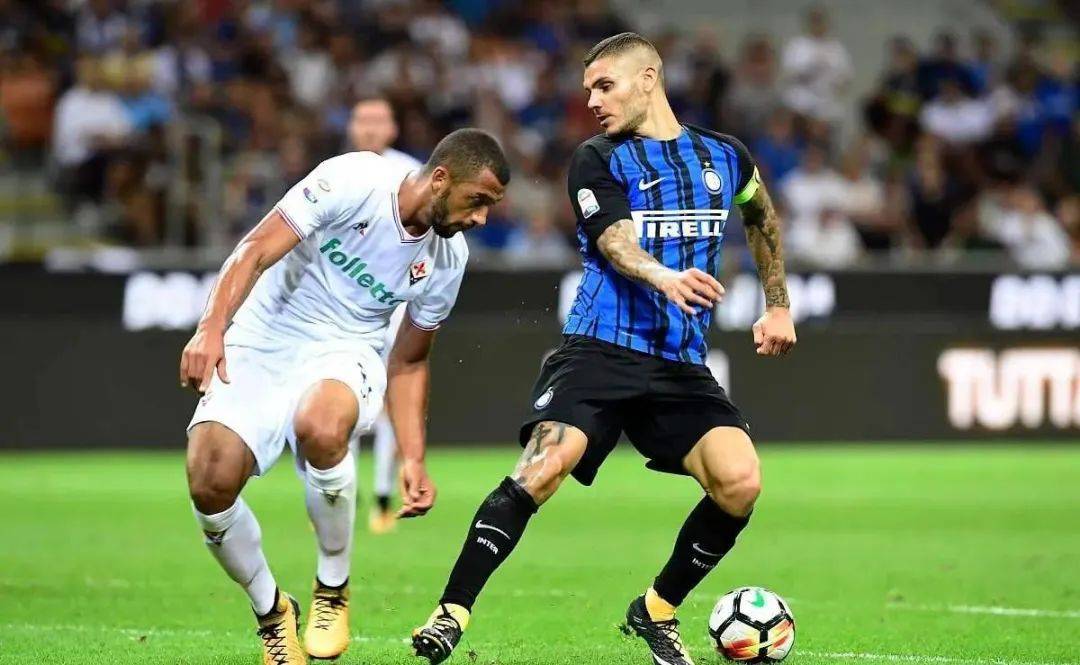 重返安菲尔德，现场播报阿诺德名字时利物浦球迷报以嘘声（阿诺德重回安菲尔德，名字被念到时遭利物浦球迷嘘声）