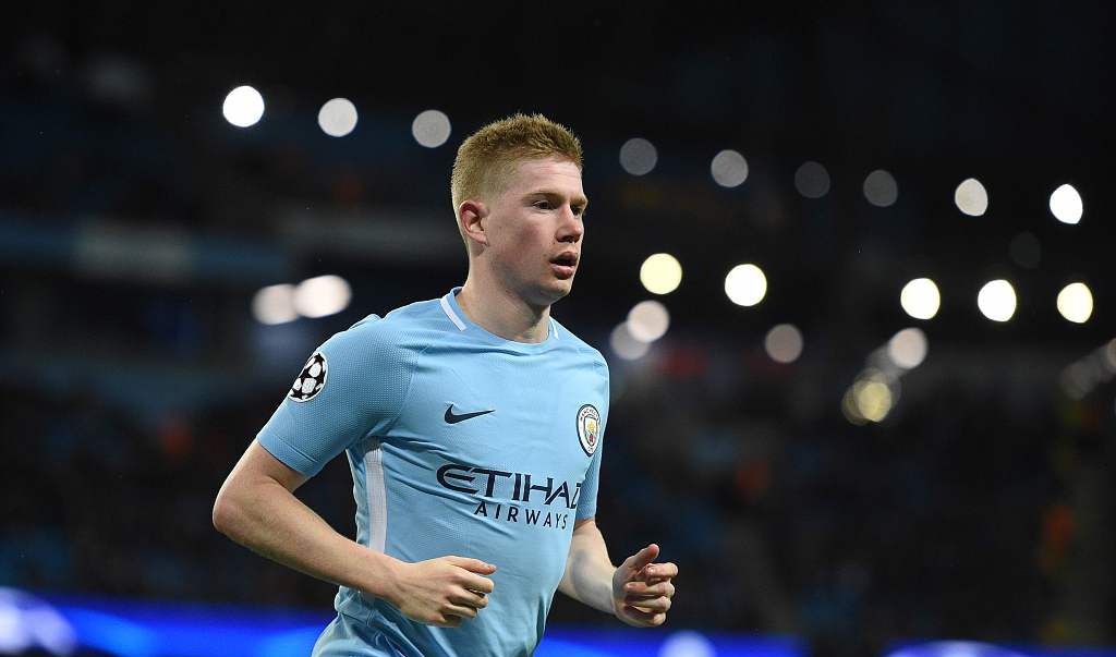 每体：拉波尔塔曾对贝尔纳尔说过，总有一天他会成为巴萨队长（世界体育报：拉波尔塔曾鼓励贝尔纳尔，称其终有一日会戴上巴萨队长袖标）