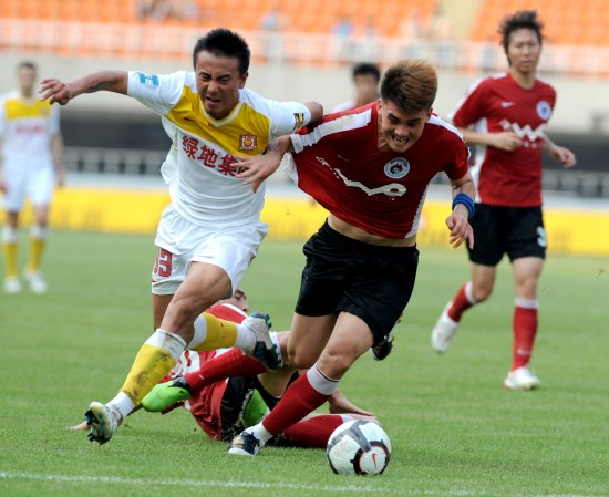 喜欢被叫“康拉迪尼奥”还是“莱默森”？莱默尔：齐达内（偏爱＂康拉迪尼奥＂还是＂莱默森＂？ 莱默尔调侃： 不如叫我＂齐达内）